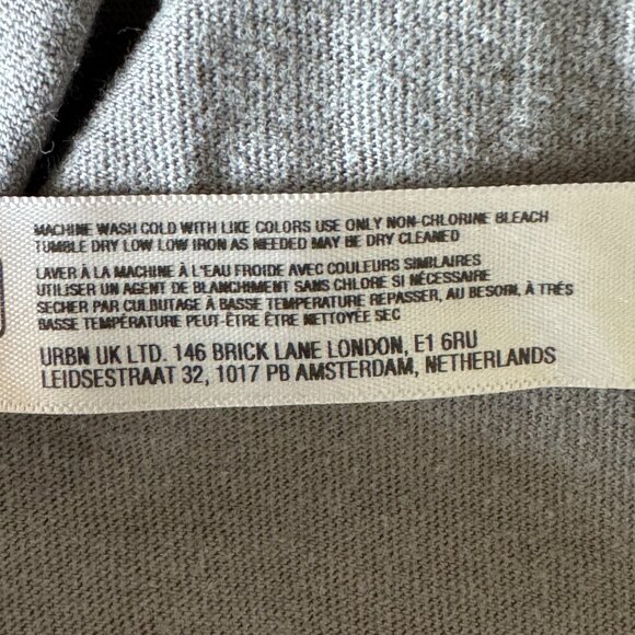 Free People gray button cap sleeve Tee size medium - Picture 9 of 9